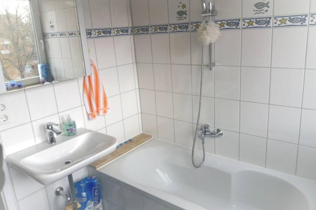 Neue, helle Wohnung in Ludwigsburg, nah am Schloss Exterior foto